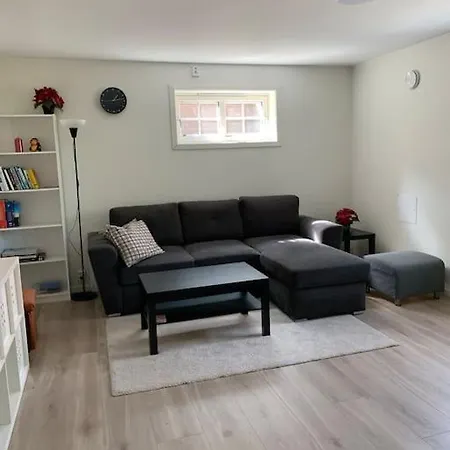 Moderne Og Fullt Utstyrt 3-rom Hageleilighet Sentrum Naer Lägenhet *