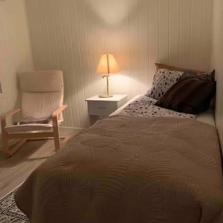 Appartement Moderne Og Fullt Utstyrt 3-rom Hageleilighet Sentrum Naer Bergen