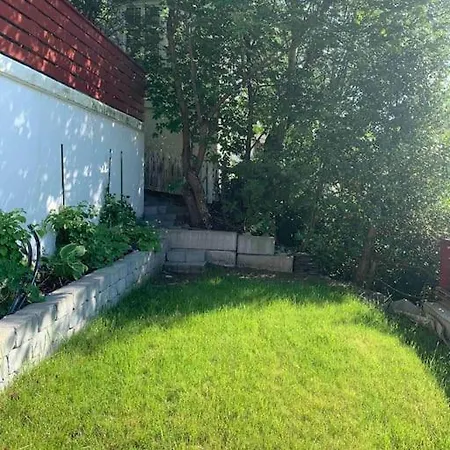 Moderne Og Fullt Utstyrt 3-rom Hageleilighet Sentrum Naer ベルゲン