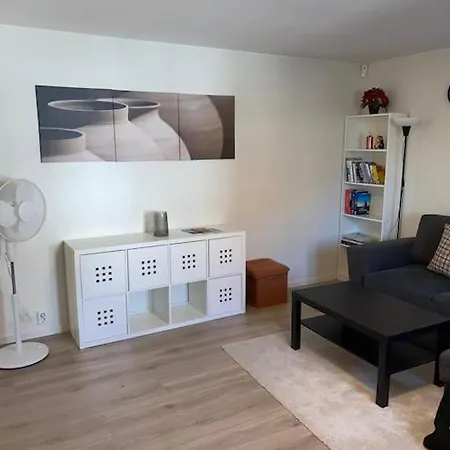 Moderne Og Fullt Utstyrt 3-rom Hageleilighet Sentrum Naer Appartement *