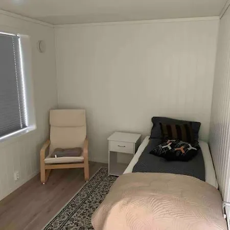 Appartement Moderne Og Fullt Utstyrt 3-rom Hageleilighet Sentrum Naer Bergen