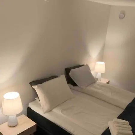 Lägenhet Moderne Og Fullt Utstyrt 3-rom Hageleilighet Sentrum Naer *