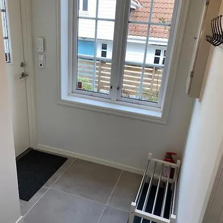 Lägenhet Moderne Og Fullt Utstyrt 3-rom Hageleilighet Sentrum Naer