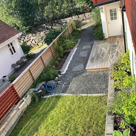 Lägenhet Moderne Og Fullt Utstyrt 3-rom Hageleilighet Sentrum Naer