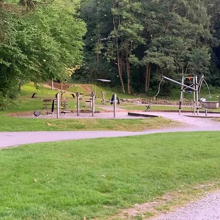 Moderne Og Fullt Utstyrt 3-rom Hageleilighet Sentrum Naer