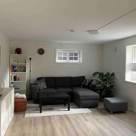 Moderne Og Fullt Utstyrt 3-rom Hageleilighet Sentrum Naer Appartement *
