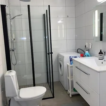 Moderne Og Fullt Utstyrt 3-rom Hageleilighet Sentrum Naer *