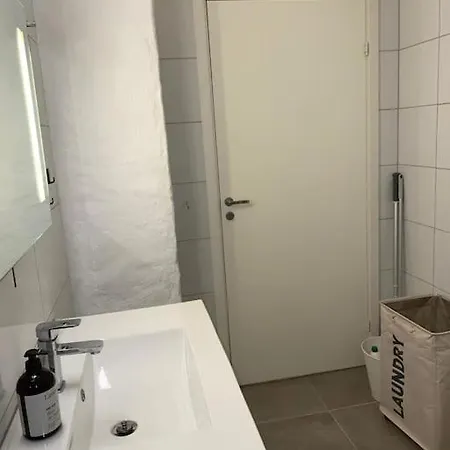 Leilighet Moderne Og Fullt Utstyrt 3-rom Hageleilighet Sentrum Naer *