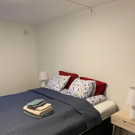 Moderne Og Fullt Utstyrt 3-rom Hageleilighet Sentrum Naer アパート