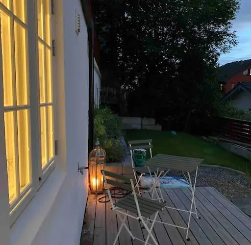 Apartment Moderne Og Fullt Utstyrt 3-rom Hageleilighet Sentrum Naer Bergen