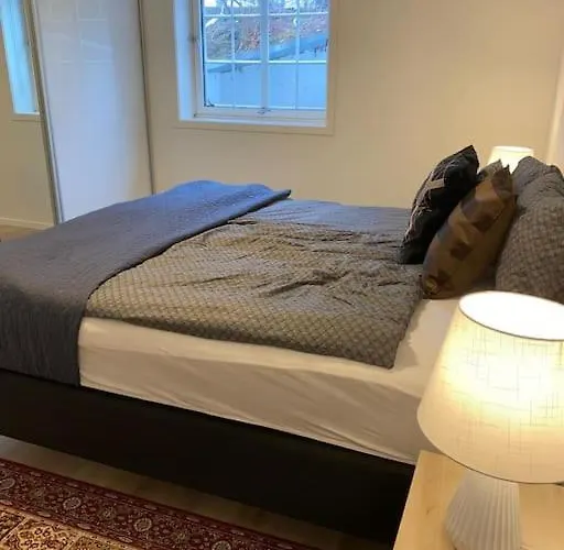 Moderne Og Fullt Utstyrt 3-rom Hageleilighet Sentrum Naer Apartment