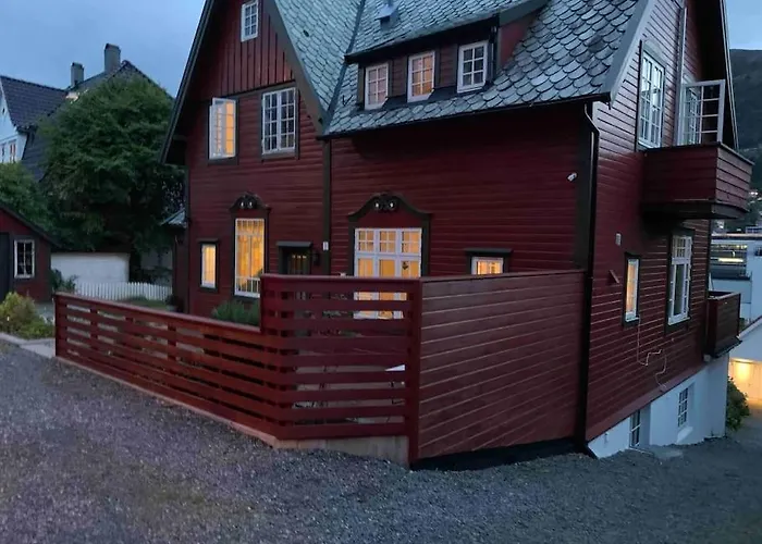 Moderne Og Fullt Utstyrt 3-rom Hageleilighet Sentrum Naer *