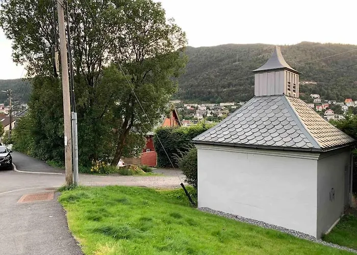 Moderne Og Fullt Utstyrt 3-rom Hageleilighet Sentrum Naer Apartment