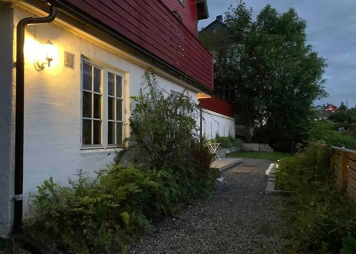 Moderne Og Fullt Utstyrt 3-rom Hageleilighet Sentrum Naer Bergen