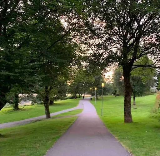 Moderne Og Fullt Utstyrt 3-rom Hageleilighet Sentrum Naer Apartment *