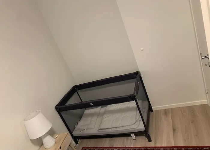 Moderne Og Fullt Utstyrt 3-rom Hageleilighet Sentrum Naer *