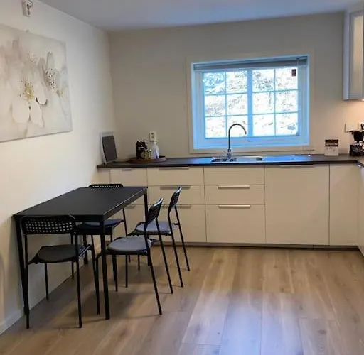 Apartment Moderne Og Fullt Utstyrt 3-rom Hageleilighet Sentrum Naer Bergen