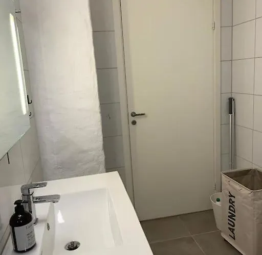 Apartment Moderne Og Fullt Utstyrt 3-rom Hageleilighet Sentrum Naer *