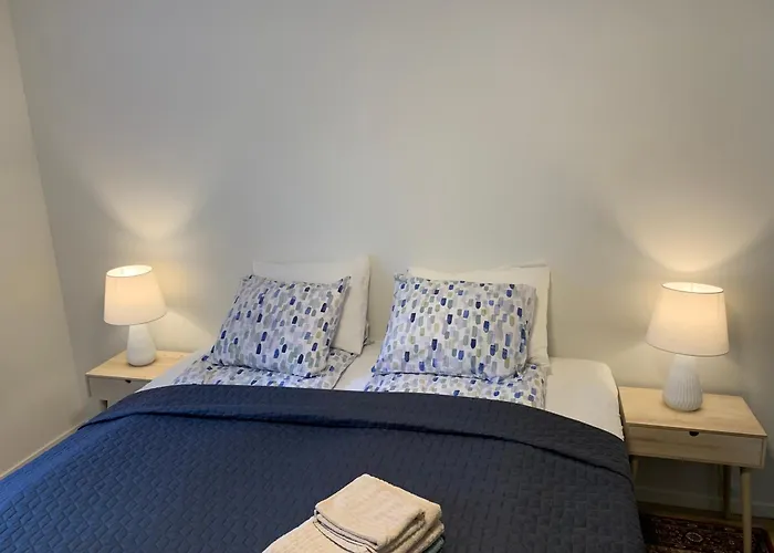 Apartment Moderne Og Fullt Utstyrt 3-rom Hageleilighet Sentrum Naer *