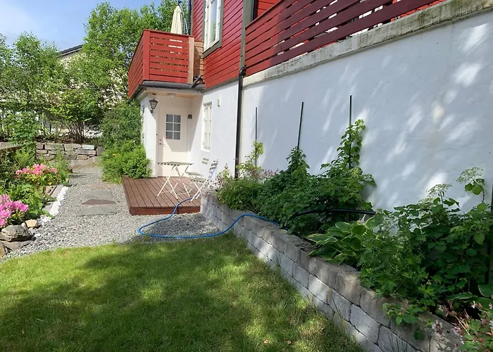 Moderne Og Fullt Utstyrt 3-rom Hageleilighet Sentrum Naer Bergen